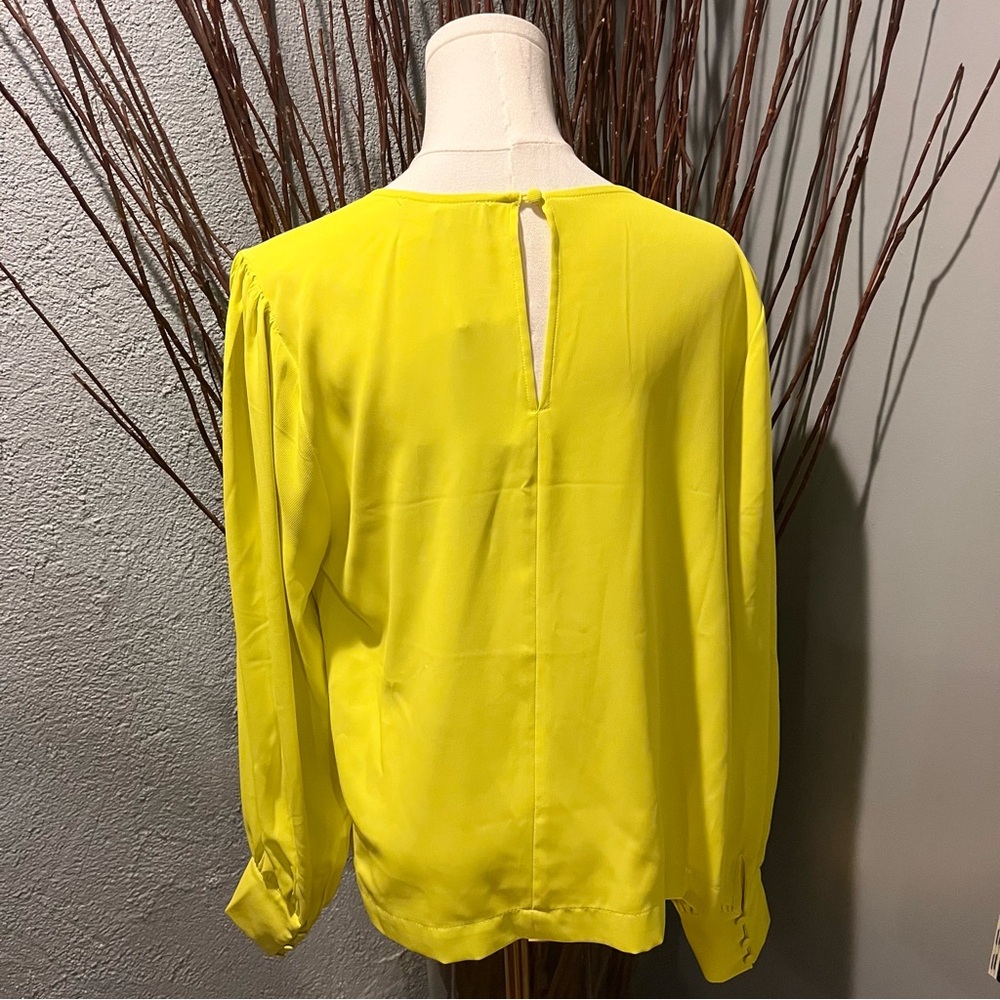 🌼NWT MARLED BRIGHT YELLOW BLOUSE SIZE LARGE 🌼 - Picture 4 of 7
